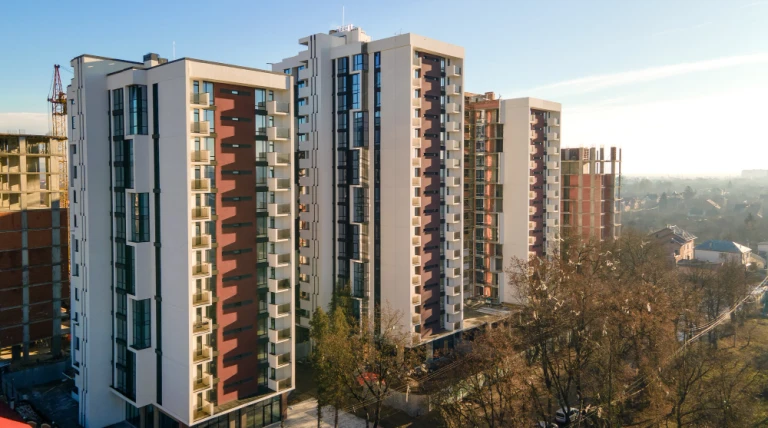 aerial-view-high-tower-crane-residential-apartment-buildings-construction-real-estate-development-vyqbj-klnzp.webp