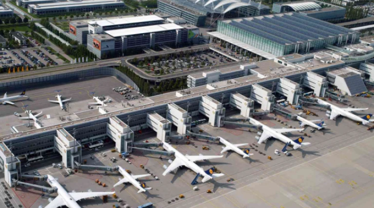 airports-cgkek-qjfo0.webp