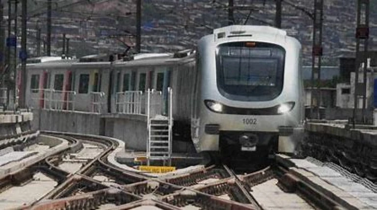 ashoka-buildcon-bags-569-cr-railway-epc-project.webp