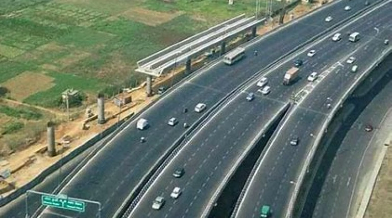 assams-economic-superhighway-gadkaris-rs-3-lakh-crore-investment.webp