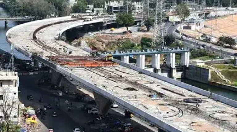 bandra-dharavi-flyovers-first-phase-nearing-completion.webp