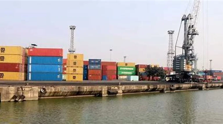bids-invited-for-mechanisation-of-berths-at-kolkata-dock.webp