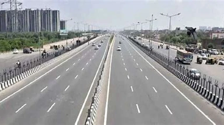 construction-of-a-six-lane.webp