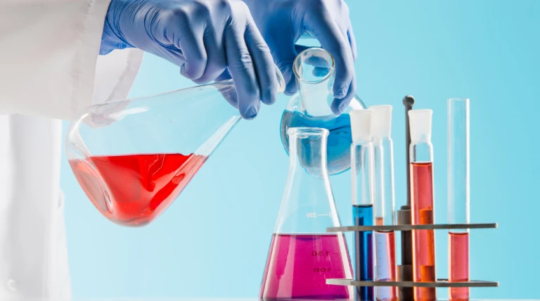 experiments-chemistry-lab-conducting-experiment-laboratory.webp