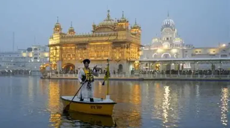 golden-temple-amritsar.webp