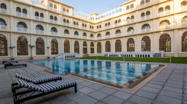 hotel-2.webp