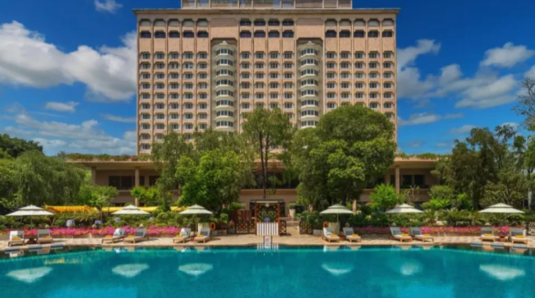hotel-loqob-9bzbd.webp