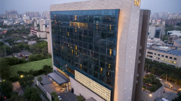 hotel01.webp