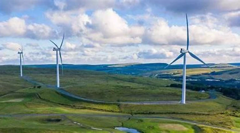 indias-wind-power-capacity-crosses-50-gw-mark-karnataka-leads-2024-25-installations.webp