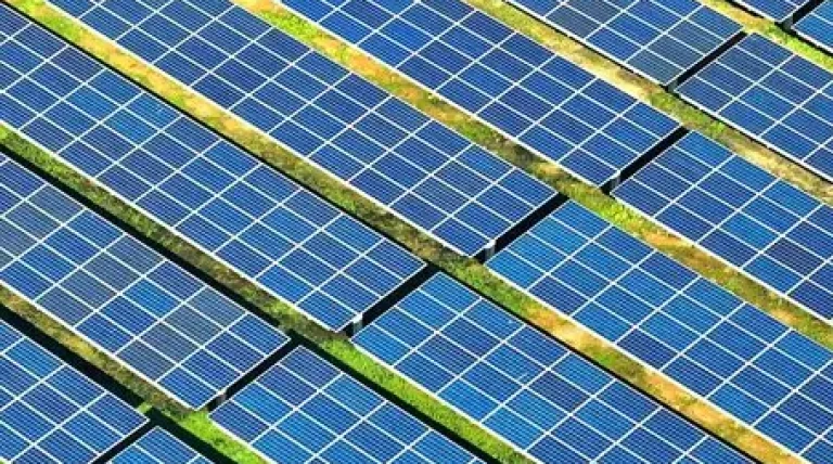 insolation-green-energy-fo1cd-f3v6i.webp