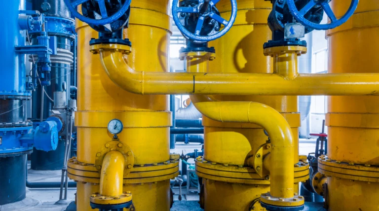 steel-pipelines-cables-plant.webp