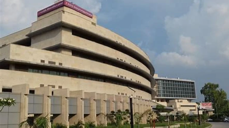 yeida-to-allocate-100-acres-land-for-esic-medical-college.webp
